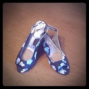 Hush Puppies Peep-Toe Dressy Sandal